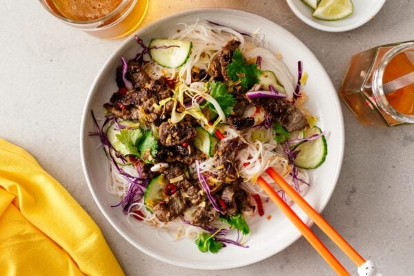 Bún Bò Xã Ớt - Vietnamese Lemongrass Beef Recipe | www.iamafoodblog.com