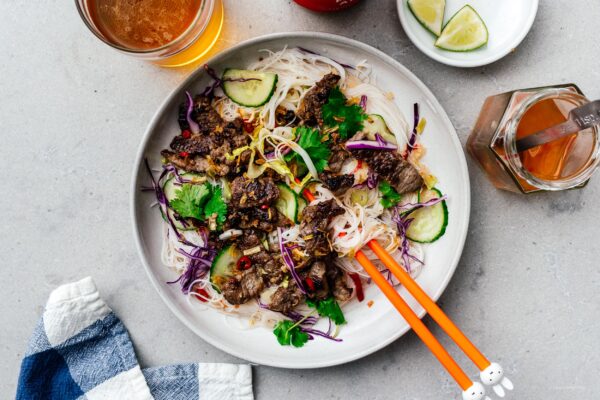 Bún Bò Xã Ớt - Vietnamese Lemongrass Beef Recipe | www.iamafoodblog.com