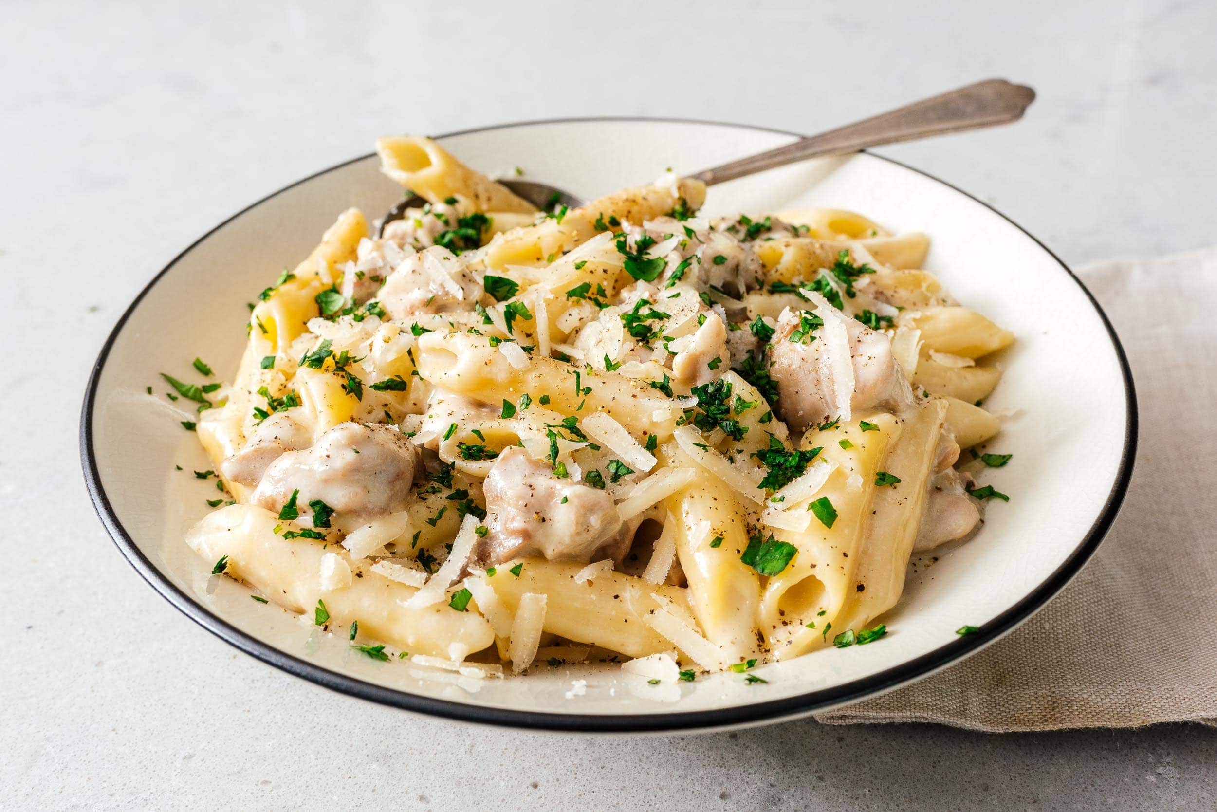 Chicken Alfredo Recipe | www.iamafoodblog.com