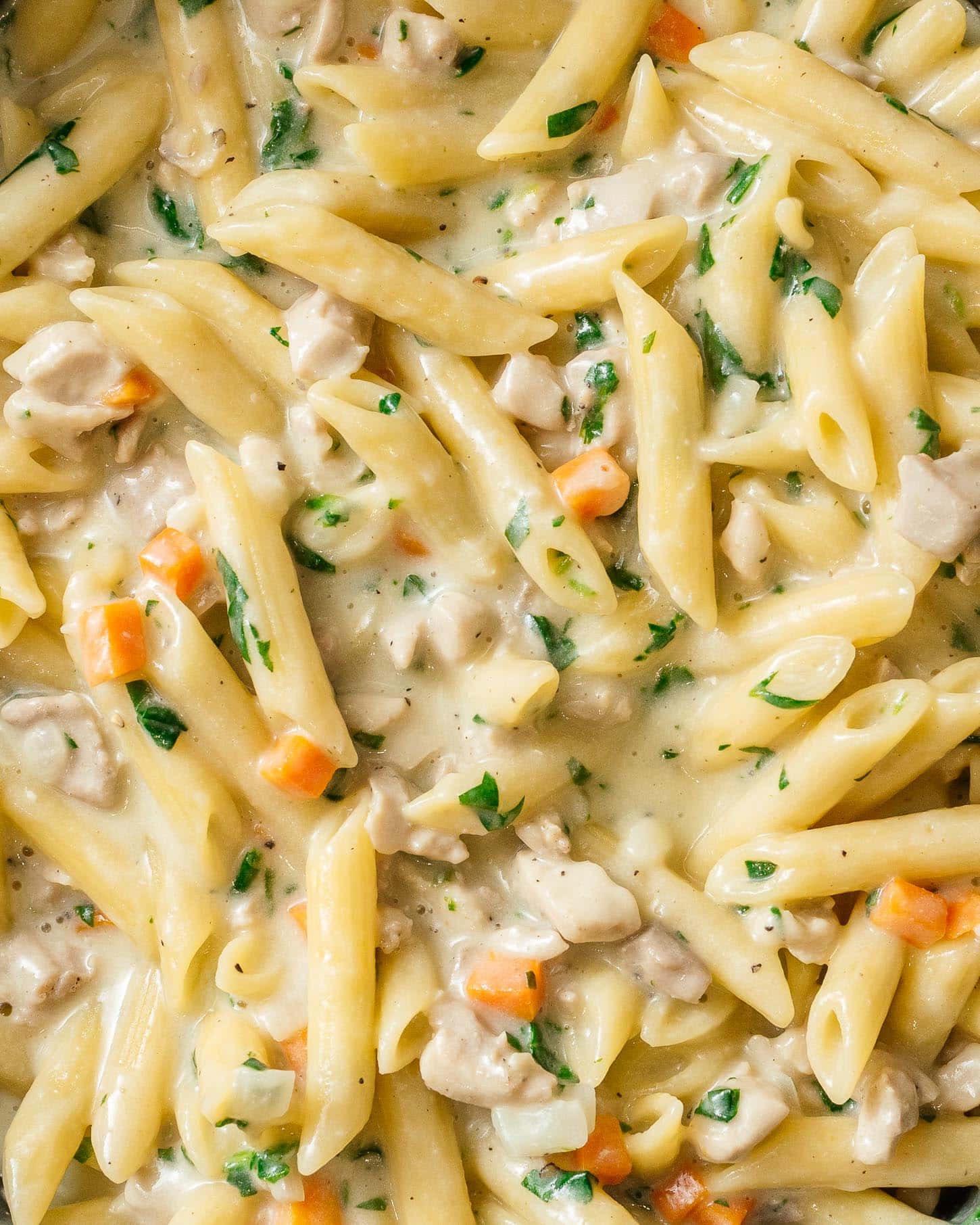 Creamy Spinach Chicken Pot Pie Pasta | www.iamafoodblog.com