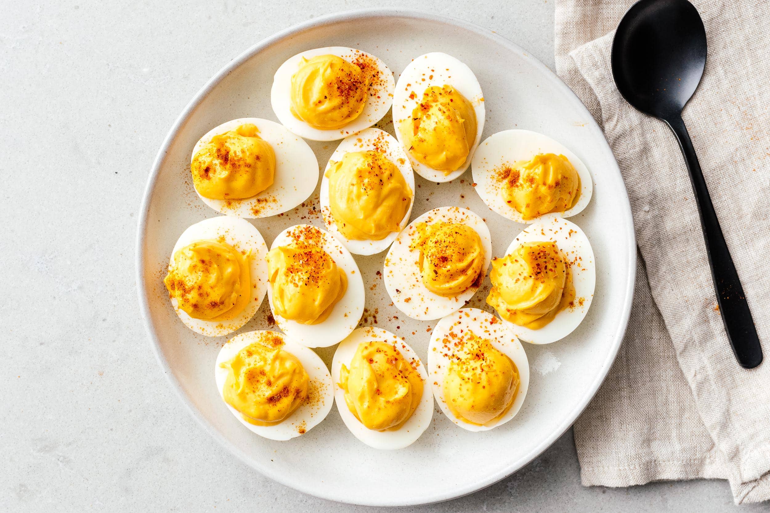 deviled eggs recipe | www.iamafoodblog.com