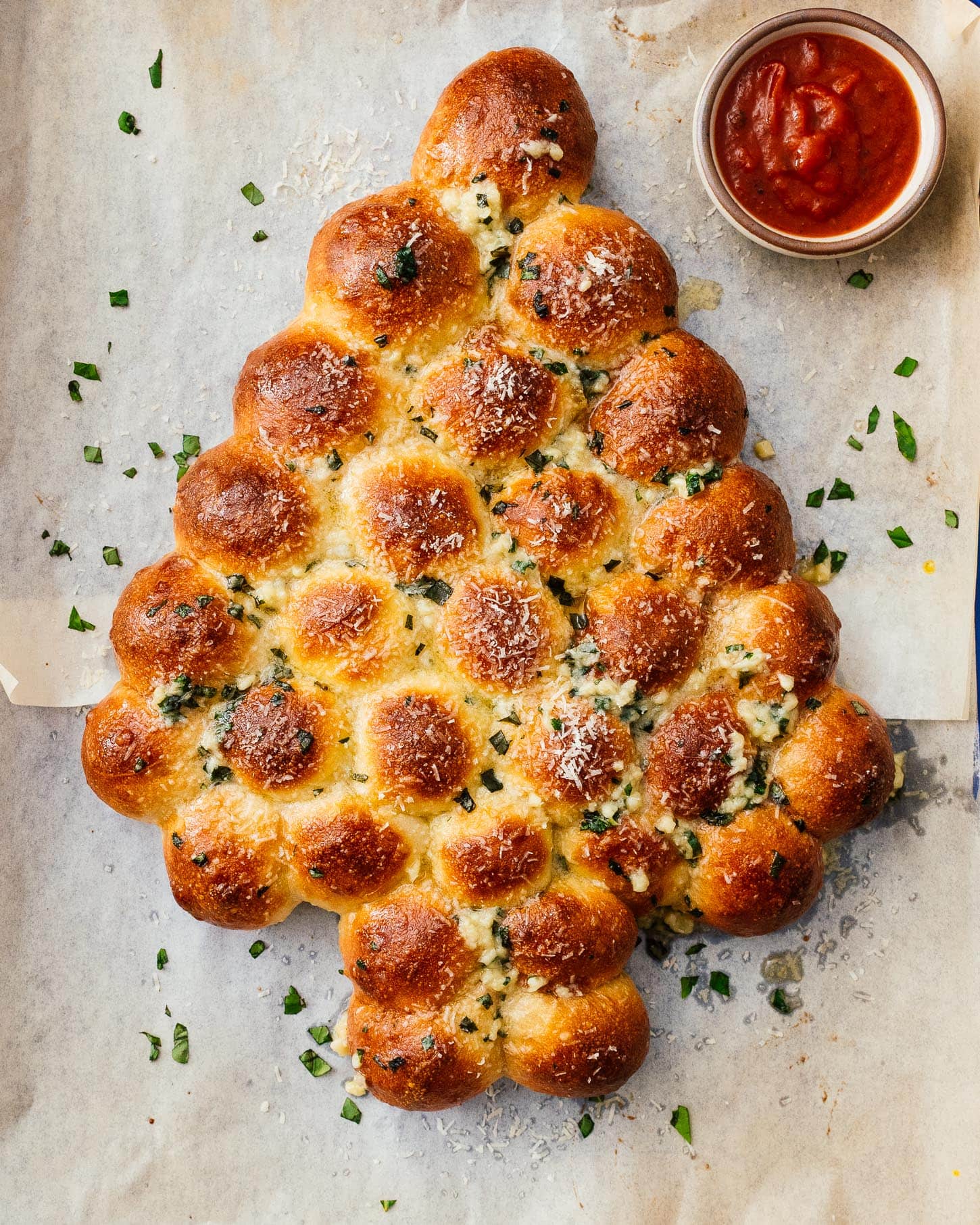 garlic pull apart christmas tree | www.iamafoodblog.com