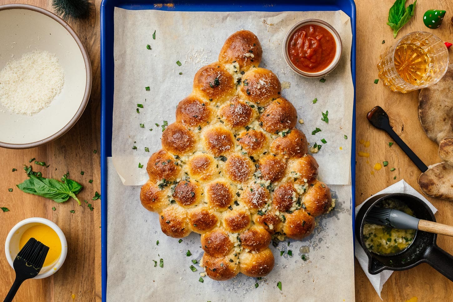 garlic pull apart christmas tree | www.iamafoodblog.com
