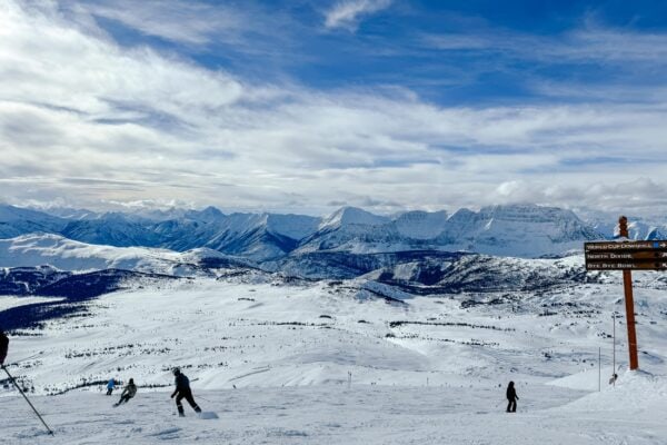 a guide to skiing banff | www.iamafoodblog.com