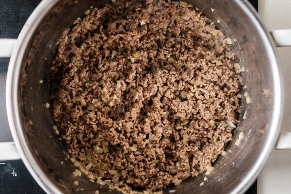 making meat sauce | www.iamafoodblog.com